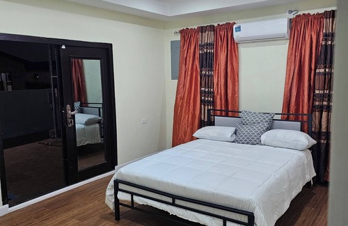Jerningham Junction House | Unique Home Away From Home. Smoke Free Family Size Pool, Cameras for safety.
