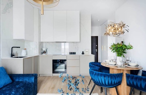 Orlinki Apartment | Unique interiors in a modern seaside marina