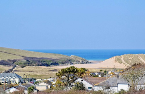 Perranporth Cottage | Unique looking, ’The Roundhouse’ makes the perfect coastal retreat for couples.
