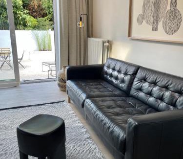 Stationsbuurt Zuid Apartment | Unique luxury apartment with cosy garden!