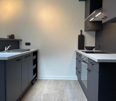 Stationsbuurt Zuid Apartment | Unique luxury apartment with cosy garden!