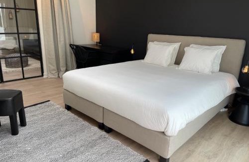 Stationsbuurt Zuid Apartment | Unique luxury apartment with cosy garden!