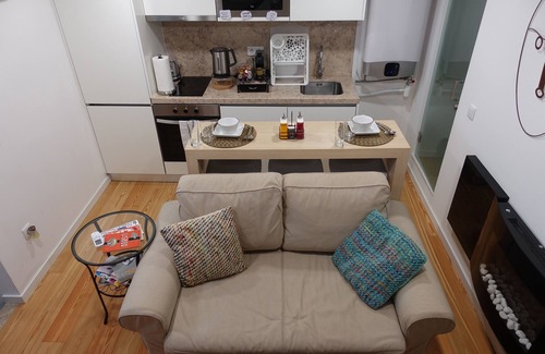 Sao Sebastiao da Pedreira Apartment | Unique Modern Loft home in Central Lisbon a block from 5 star Four Seasons Hotel