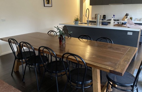 Blackwood House | Unique modern, spacious, clean large 3 bedroom + study in beautiful Blackwood