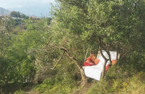 Sayalonga Ski Chalet | Unique Mongolian Yurt , romantic, secluded with private pool, sleeps 5 , wifi,