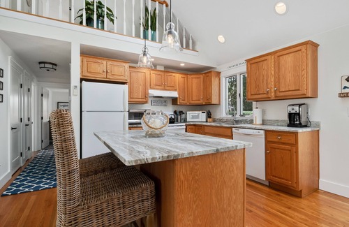 Chatham House | Unique Oyster Pond 3bd-2ba home in private setting close to downtown.