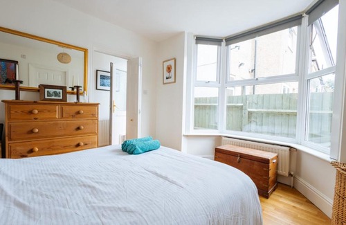 Leytonstone Apartment | Unique private apartment w/Easy access to Central London