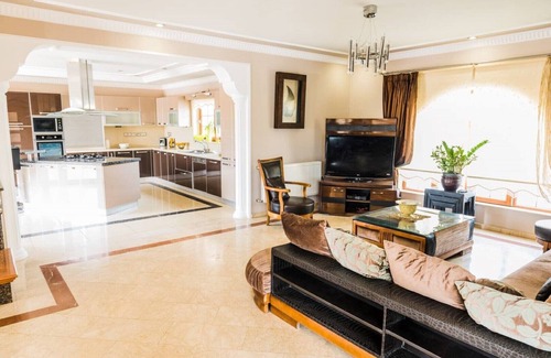 Vasilia House | Unique Private Getaway Villa with pool