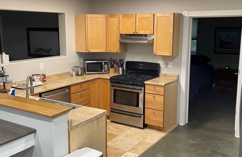 Rabbit Creek House | Unique quiet 2 Bedroom space in South Anchorage