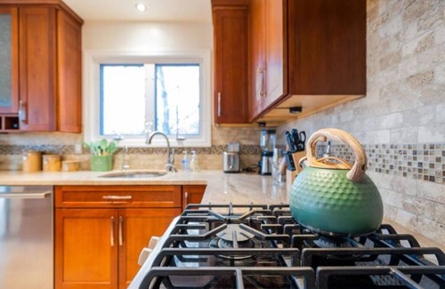 Monroe House | Unique Scenic home with king suite & Hot tub