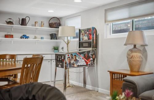 Berkley House | Unique & Spacious House Steps From Regis