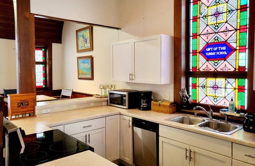 Durand House | Unique stay! Renovated historic church.