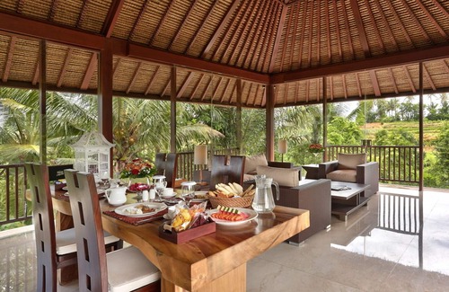 Kemenuh Villa | Unique Villa near Tegenungan Water falls