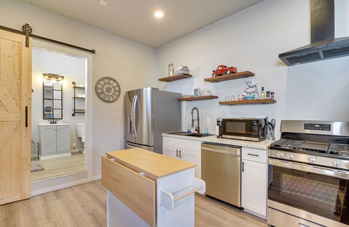 Vineyard Apartment | Unique Vineyard Studio w/Shared Outdoor Oasis!