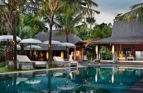 Batubelig Villa | Unique Wooden Private Pool Villa-5 Bedroom