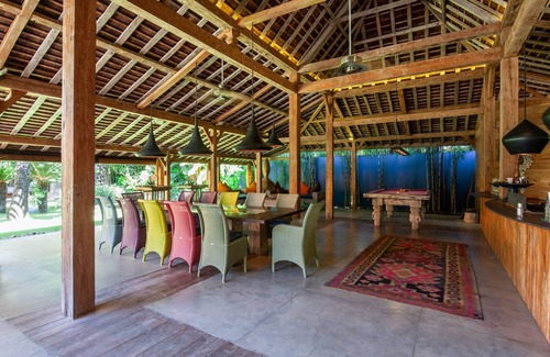 Batubelig Villa | Unique Wooden Private Pool Villa-5 Bedroom