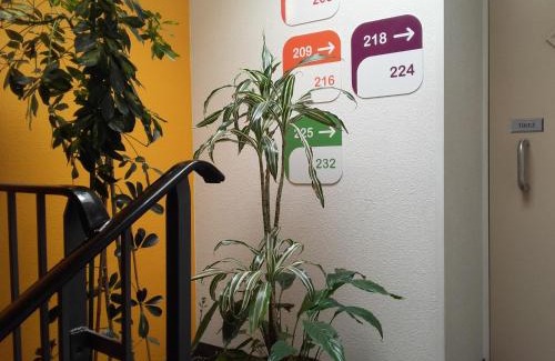 Montauban Hotel | Unisotel Montauban EX F1