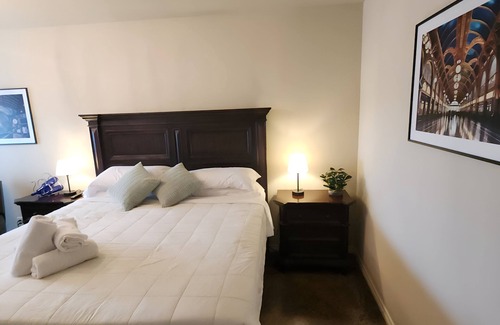 Fredericksburg Apartment | Unit 1 Chianti Central Tuscan Wine Retreat