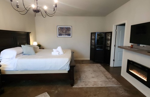 Fredericksburg Apartment | Unit 1 Chianti Central Tuscan Wine Retreat