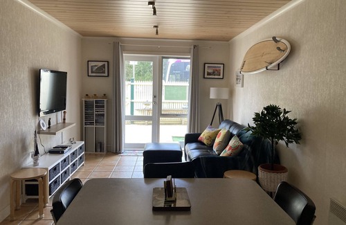 Lorne Apartment | Unit 2 Cora- Lynn 22-28 Mountjoy Parade