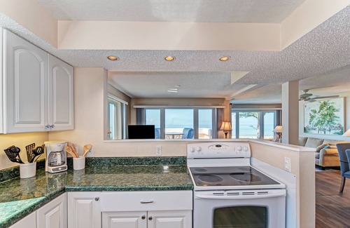 Longboat Key Condo | Unit #218 Sand Cay Beach Resort Gulf Front