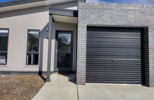 Bowenfels Villa | Unit 8 - Adorable 3 bedroom villa - 5 mins from the heart of Lithgow