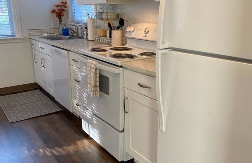 West Salem Apartment | Unit C at the Manor House Month to Month