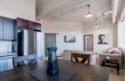 Winnipeg Apartment | UNIT FIVE Executive Stay Fully Furnished One Bedroom Condo