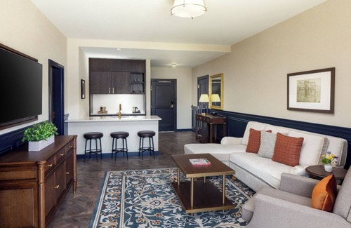 Fitzsimons House | Unit in vibrant Aurora near Cherry Creek State Park, and Aurora Arts District