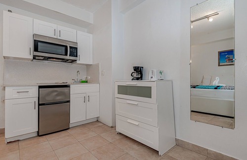 Mid Beach Apartment | Unit on the 6th floor