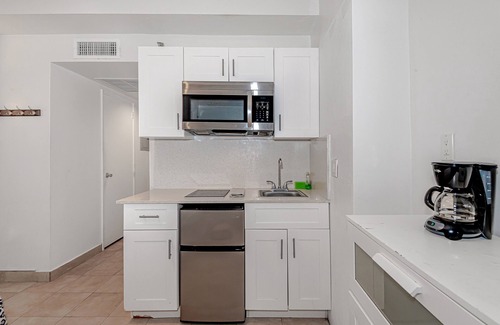 Mid Beach Apartment | Unit on the 6th floor