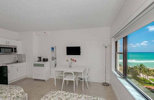 Mid Beach Apartment | Unit on the 8th floor