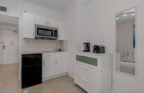 Mid Beach Apartment | Unit on the 8th floor