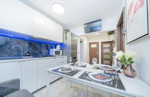 Mirow Apartment | UNITApartament Short Rent Apartment in Warsaw by Metro Station Rondo ONZ Apart with 3bedrooms 22