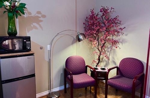 Saanich East House | University Cabana Inn