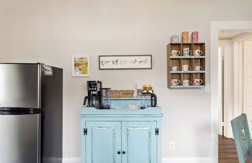 Kannapolis House | University Mill House-Relax & Explore/Stylish Escape with King bed/Firepit