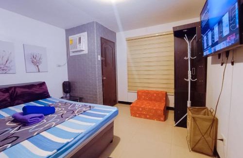 Imus Apartment | UNO'S Place with Karaoke,Wifi,Netflix and Balcony