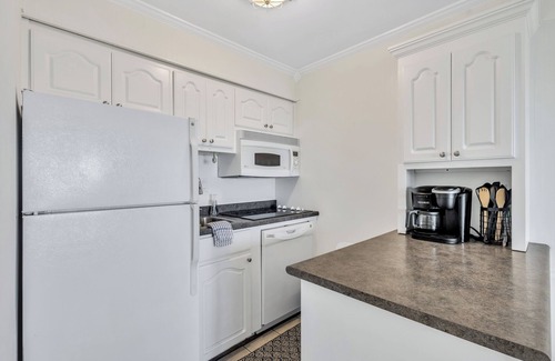 North Forest Beach Condo | Unobstructed Oceanfront 1 bedroom condo with King size bed!