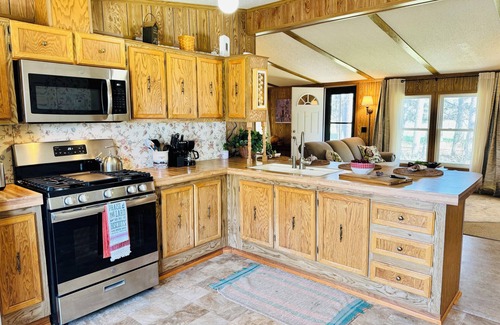 McGregor House | Unwind at a Tranquil 2-Bedroom Lakeside Retreat in Northern Minnesota