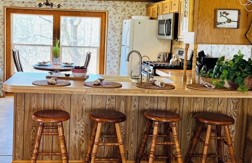 McGregor House | Unwind at a Tranquil 2-Bedroom Lakeside Retreat in Northern Minnesota