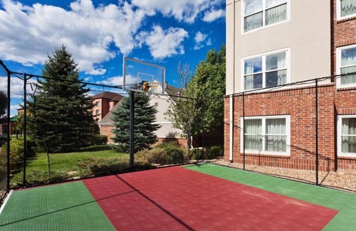 Denver West House | Unwind at our modern extended stay hotel in Golden, CO