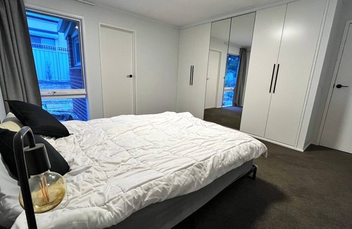 Golden Square House | Unwind @ Bendigo Family Retreat