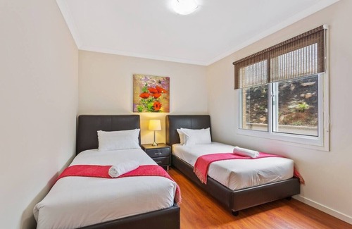 Bulla House | Unwind @ Bulla Hill Heights Retreat