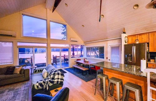 Poplar Ridge House | Unwind in Lakeside Luxury:Private House,Dock,Views, Kayaks - Auburn/Skaneateles