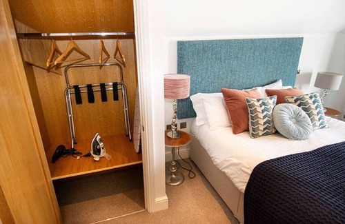Penarth Hotel | Unwind in Lush Surroundings -Seaview Double Room