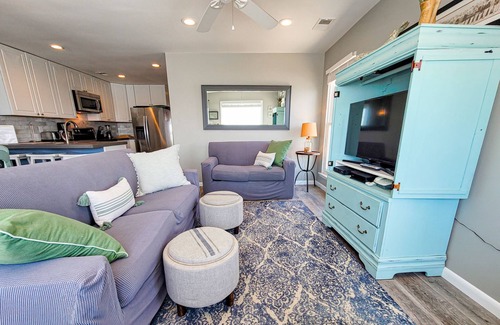 Surf City House | Unwind in Style at Elysium