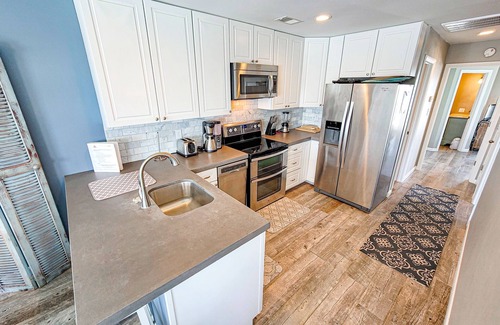Surf City House | Unwind in Style at Elysium