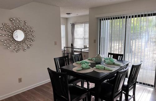 Paw Creek House | Unwind in Tranquil Style - Spacious 3-Bed Haven