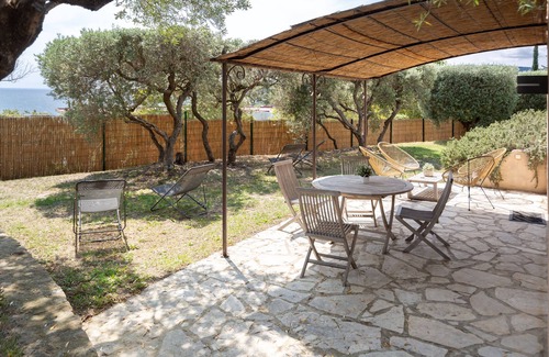 Cassis Villa | Up The Hill: facing the sea under the olive trees