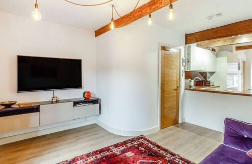 Holmfirth Cottage | UP-TOP COTTAGE, character holiday cottage in Holmfirth